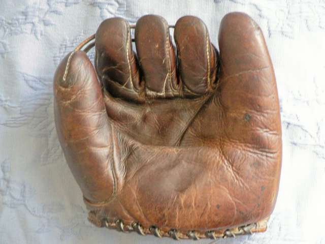 Ken Wel Lace Back Front